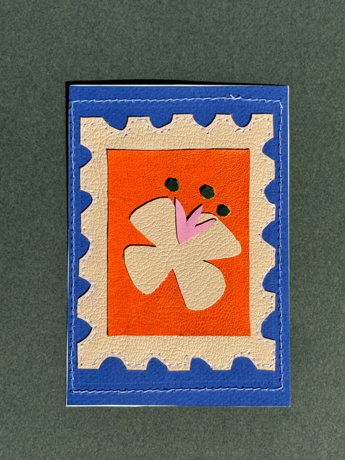 La fleur - Médaillon + Carte postale